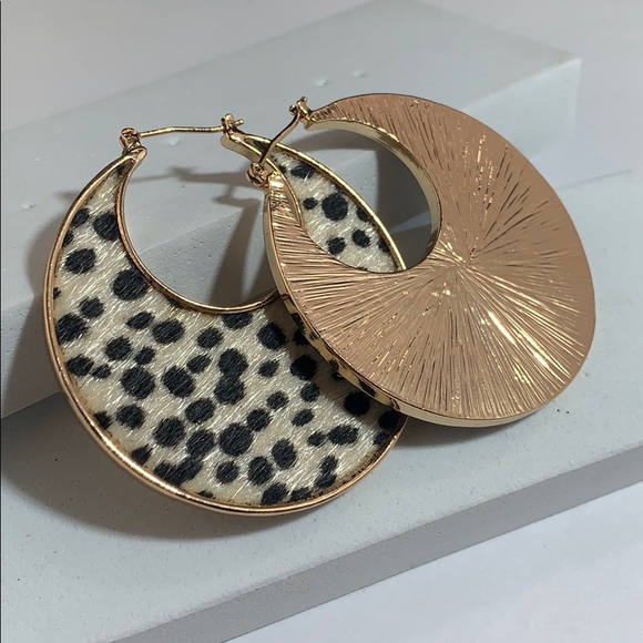 STELLA + RUBY HOOP EARRINGS!! - Picture 4 of 5